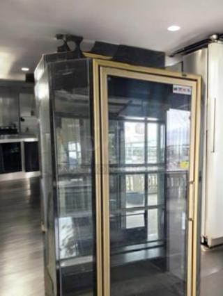 True GDM-23 single door glass display refrigerator, outstanding condition, fully tested, 115V, commercial merchandiser cooler.