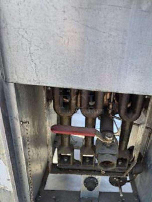 Adcraft FFAF-50/25 commercial deep fryer, 50 lb. capacity, gas model. Inner components visible, fully tested, excellent condition.