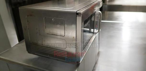 Solwave MW1000T commercial microwave oven, heavy-duty, touchpad, 120V, pristine condition, fully tested and working.