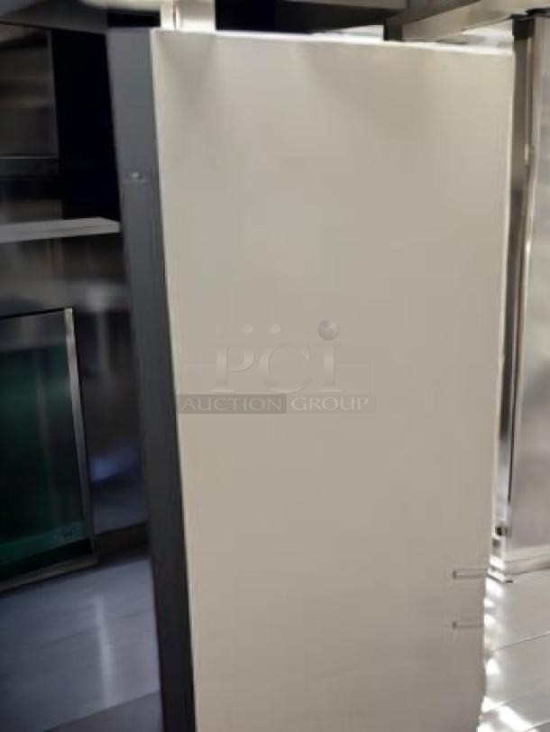 True GDM-23-HC-LD refrigerator, single glass door, pristine condition, tested & working, 115V, by True Manufacturing.