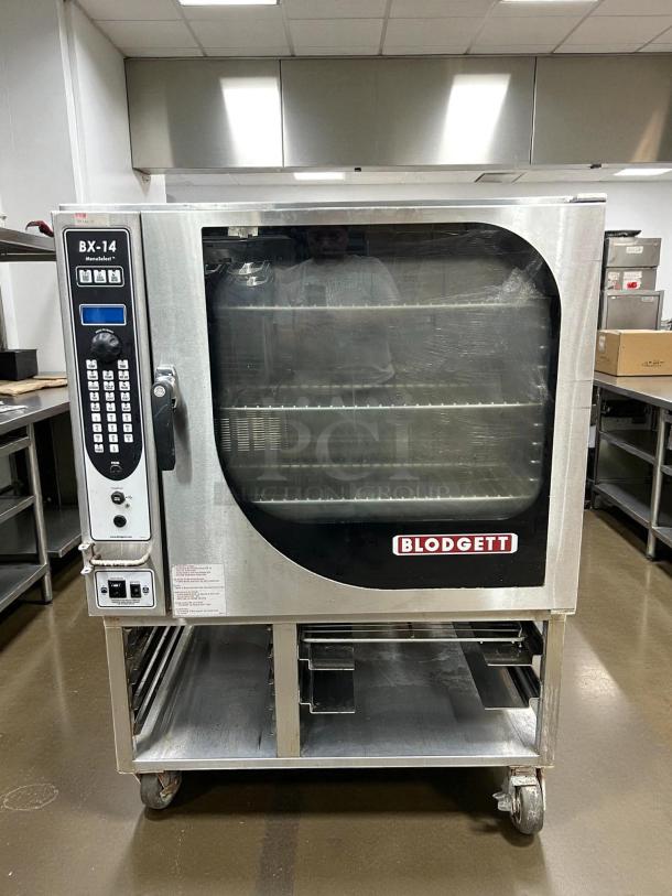 Blodgett BX-14G-NAT natural gas combi oven, boilerless, manual controls, excellent condition, tested and working.