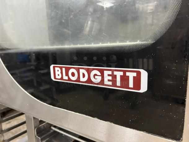 Blodgett BX-14G-NAT combi oven in excellent condition, natural gas, manual controls, logo visible.