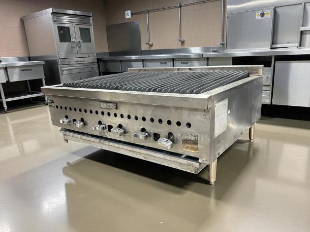 Vulcan VCRB36-1 36" natural gas charbroiler, stainless steel, low profile, tested, working condition, commercial kitchen.