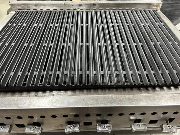 Vulcan VCRB36-1 natural gas 36" charbroiler, low profile, radiant, tested, working condition, visible control knobs.