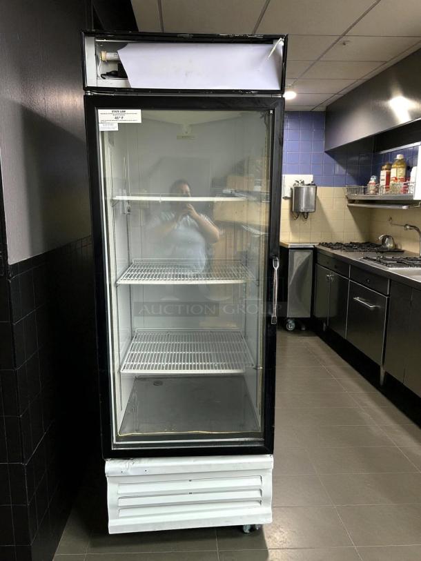 Everest Refrigeration EMGR24, 28-inch reach-in fridge with glass door. Tested, working, clean shelves, minor wear.