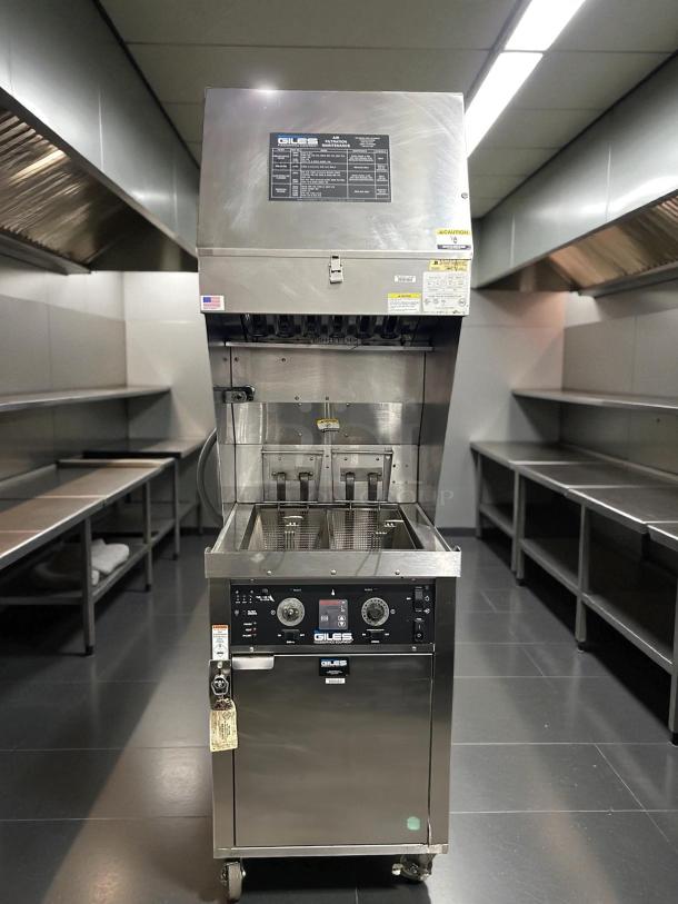 Giles WOG-MP-VH Electric Fryer, excellent condition, 70 lb vat, floor model, 208v/3ph, tested and working, visible labels.