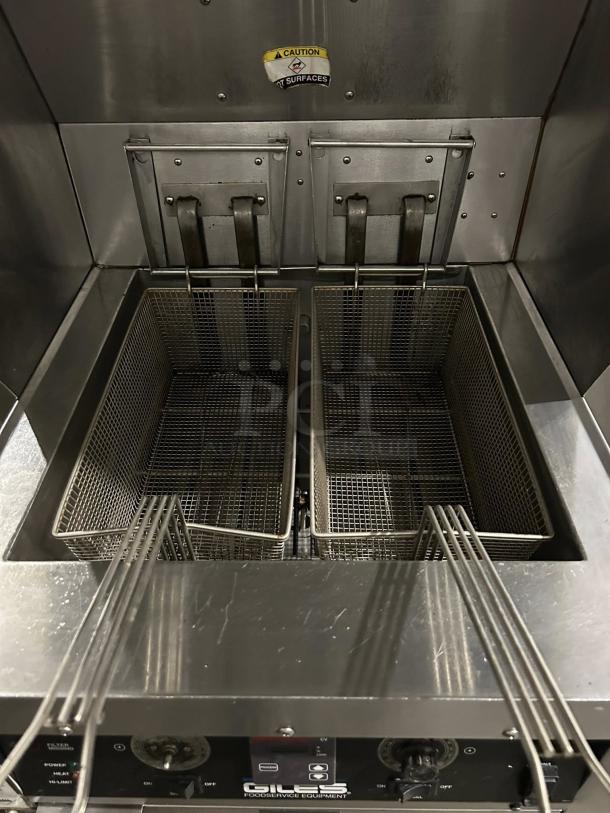 Giles WOG-MP-VH electric fryer, floor model, 70 lb vat, excellent condition, tested and working, 208v/3ph, safety warning label.