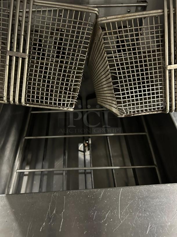 Giles WOG-MP-VH electric fryer, 70 lb vat, floor model, excellent condition, 208v/3ph, tested and working.