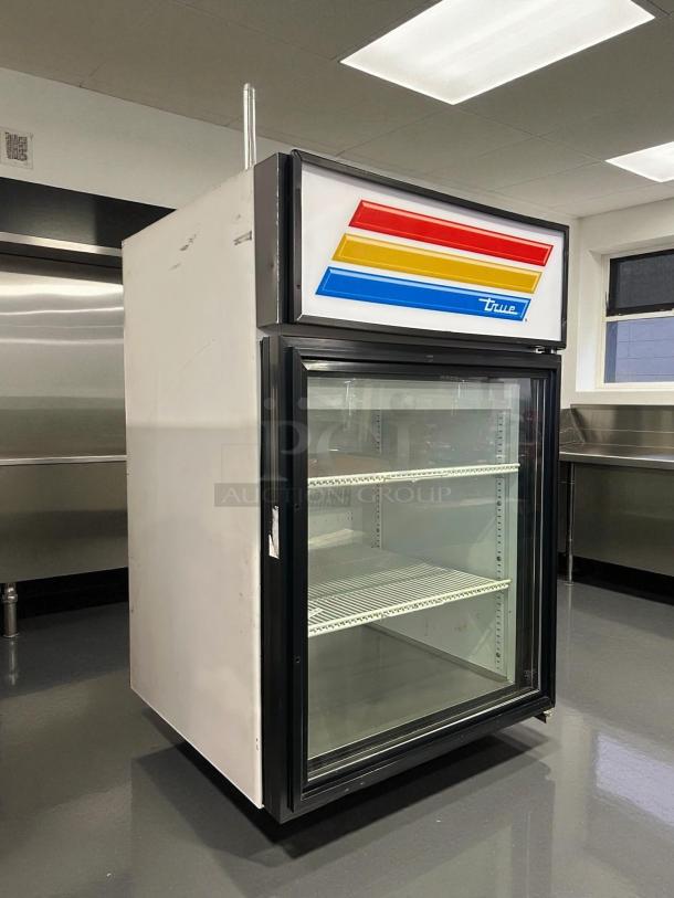 True GDM-05-S-HC~TSL01 24" stainless steel refrigerated countertop merchandiser; glass door, tested working, great condition.