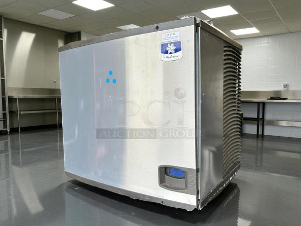Manitowoc Ice IY-0906A Indigo™ 30" half cube ice machine head, 901 lb/day capacity, air-cooled, tested, working condition.