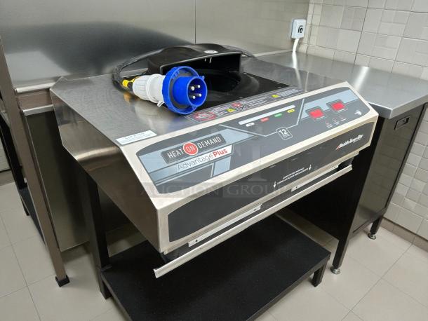 Aladdin Temp-Rite ADV700 Heat on Demand Advantage Plus Activator, tested and working, 208-240V, stainless steel, with power connector.