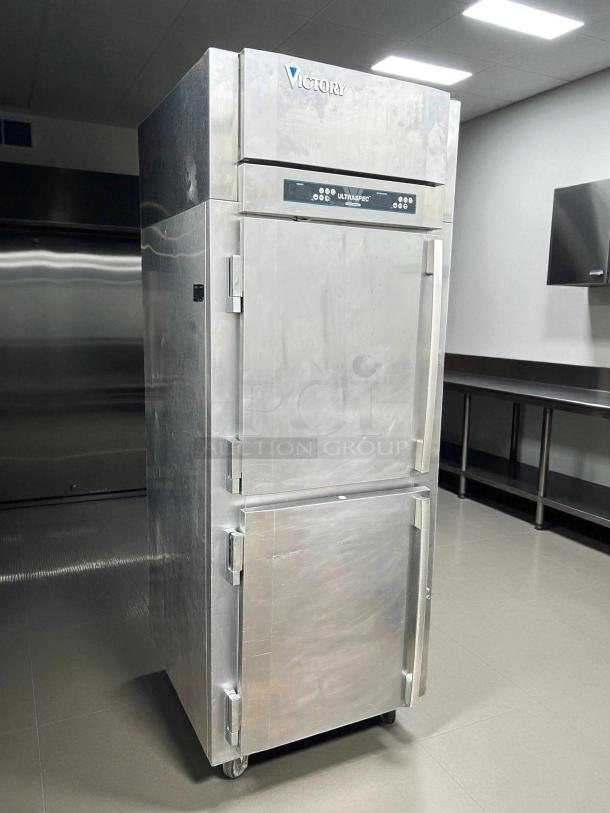 Victory RFS-1D-S1-HD-HC dual temp refrigerator/freezer, single split door, stainless steel, great condition, tested, working.