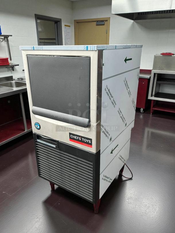 Hoshizaki KM-81BAJ 17 3/4" crescent cube undercounter ice machine, excellent condition, tested working, Chef's Toys label.