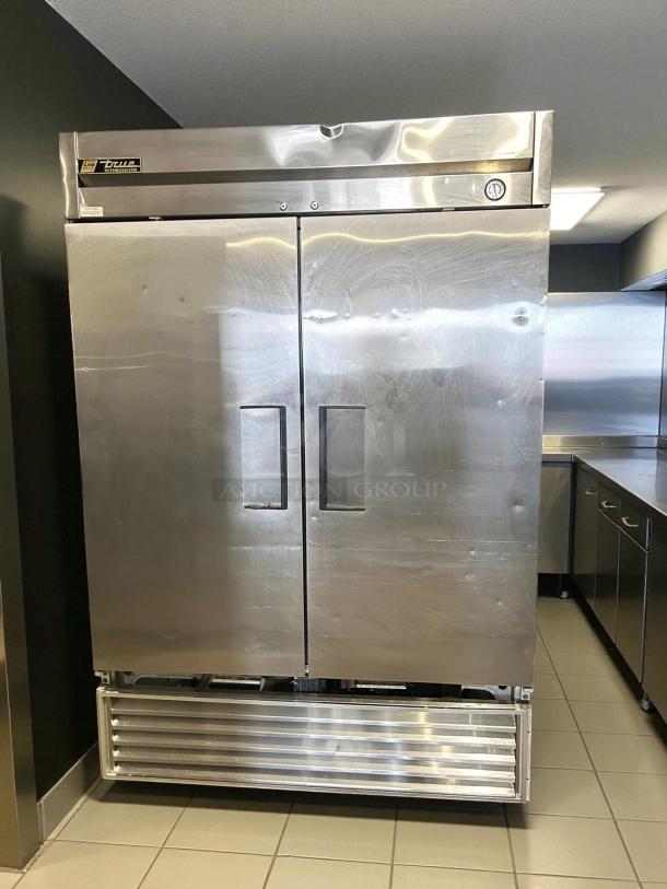 True T-49-HC reach-in refrigerator, excellent condition, 54 1/8" solid door, stainless steel, tested and working.