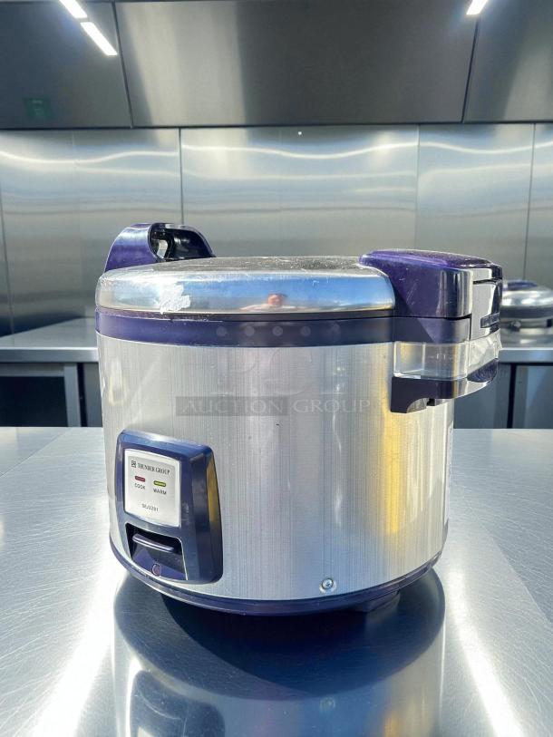 Thunder Group SEJ3201 30 cup rice cooker with digital controls, silver and purple, tested working, 110-120v, excellent condition.