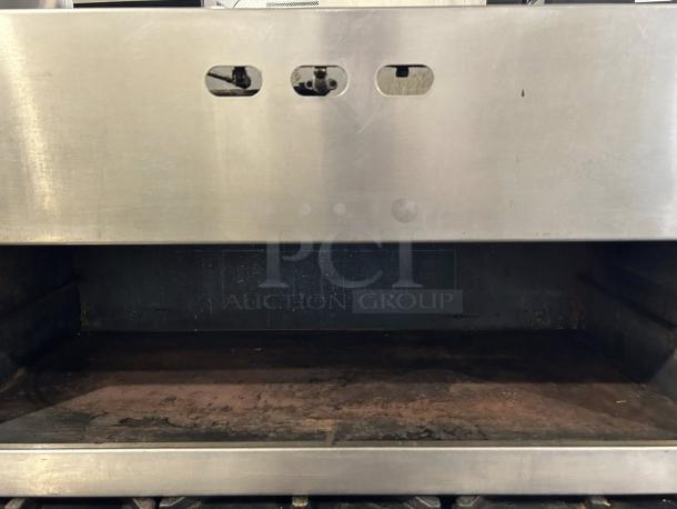 Jade Range JCM-36 cheesemelter, wall-mounted, gas-powered, stainless steel, in great condition, tested and working.