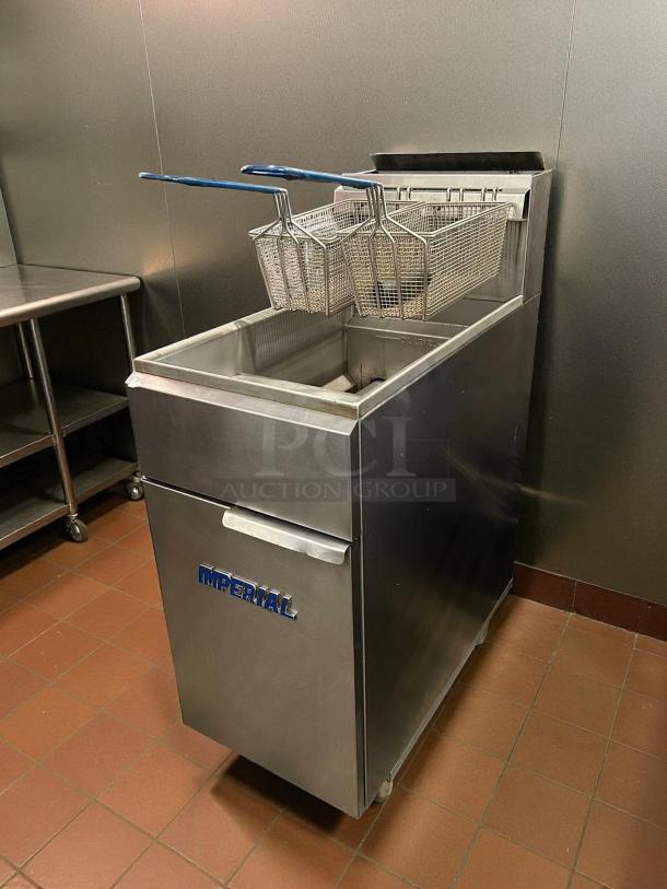 Imperial Range IFS-40NG natural gas fryer in excellent condition, 40 lb. capacity, tube fired, tested and working.