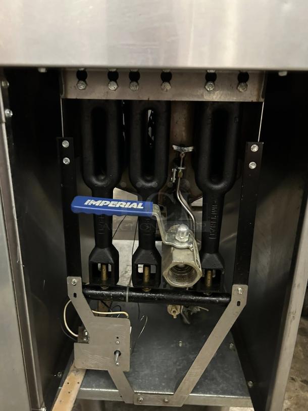Imperial Range IFS-40NG natural gas fryer, 40 lb. capacity, tube-fired, excellent condition, interior view, tested working.