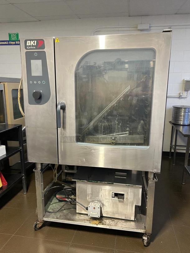 BKI ETE102R Combination Oven, electric, boilerless, great condition, tested, holds 10 full sheets, stainless steel exterior.