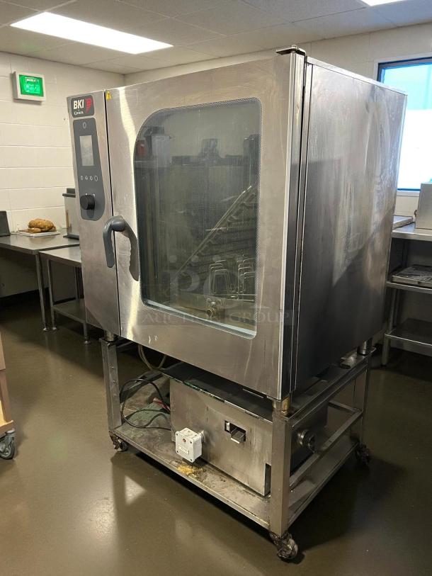 BKI ETE102R Combination Oven, boilerless, electric, 10 full sheet capacity, excellent condition, tested and working.