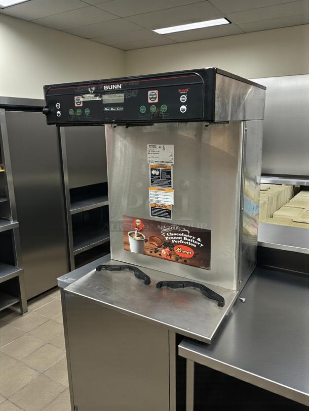 BUNN ICB Twin Coffee Brewer, stainless steel, tested and working, in great condition. Features control panel, Reese's ad.