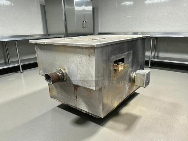 PDI Universal LJ-20 grease interceptor trap, 20 lbs./10 GPM, tested, working condition, metal with visible wear.