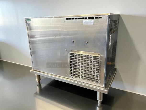 Multiplex SC180 Super Chil Water Chiller, stainless steel, great condition, 120v, 1ph, tested and working. Marked Lot #1967.