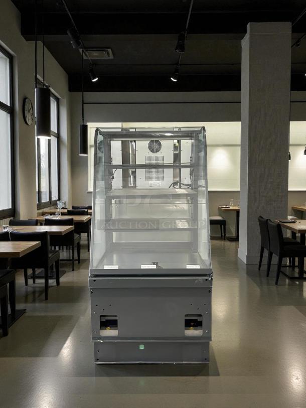 Structural Concepts dry pastry/bread display case, clear glass view, tested and working, excellent condition.