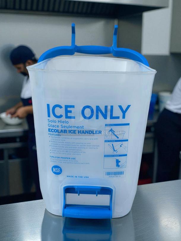 Ecolab 92681002 Ice Handler, excellent condition, ergonomic carry grip, 6-gallon capacity, NSF certified, made in the USA.