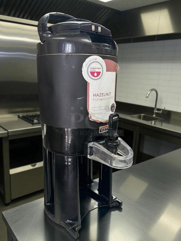 BUNN Dual BrewWISE ThermoFresh DBC Brewer, TF SERVER model. Excellent condition, includes funnel locks, tested and working.