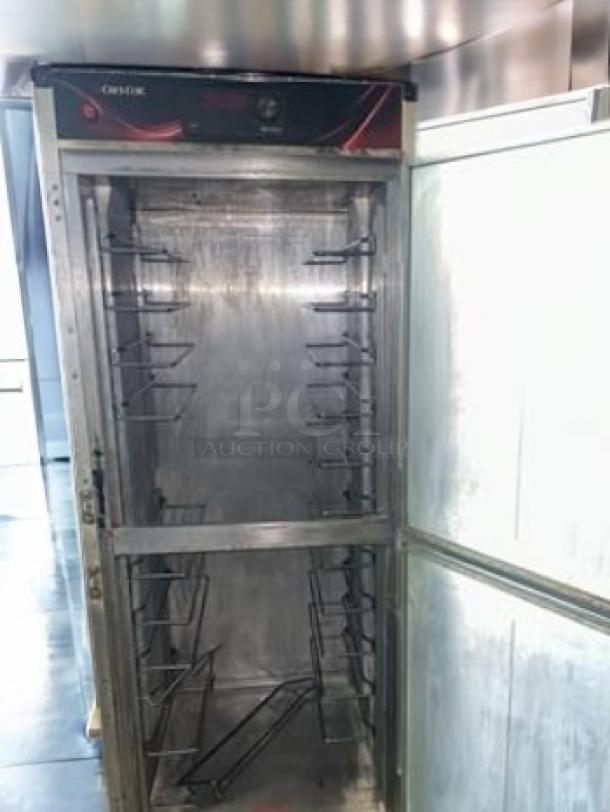 Cres Cor H137UA12D mobile heated holding cabinet, 12-pan capacity, stainless steel, excellent condition, fully tested, 120V.