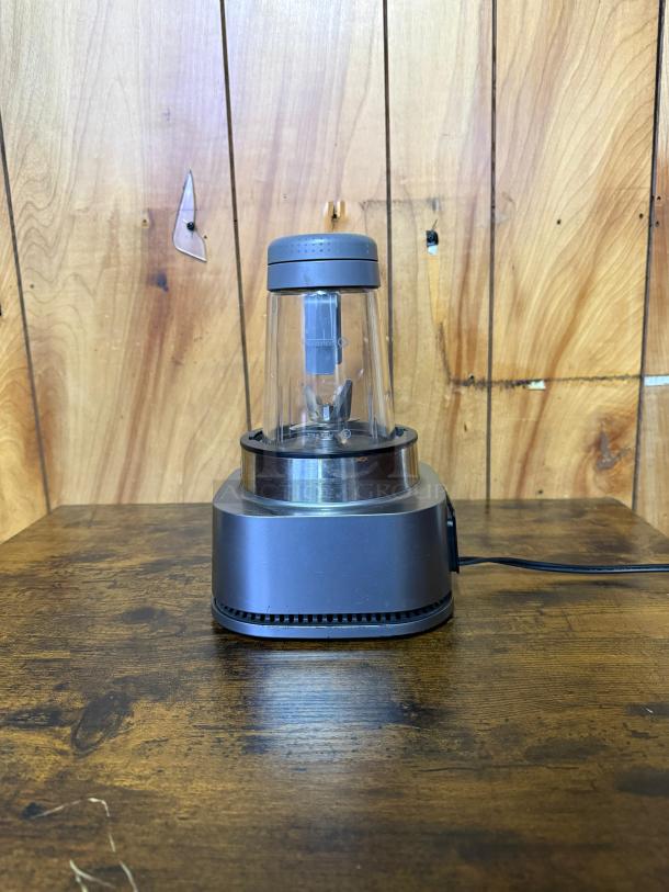 Ninja SS101 blender with 1200 peak watt motor, used condition, features robust base and compact design for versatile blending.