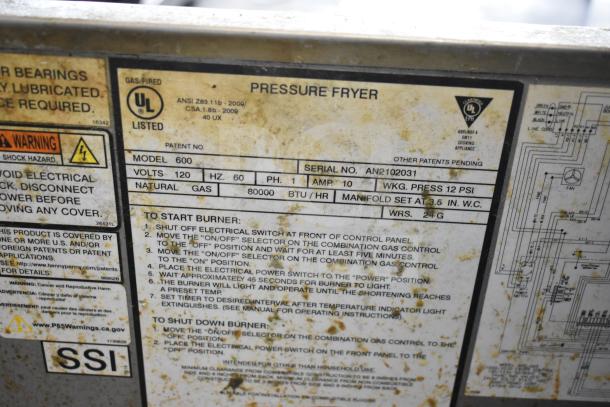 2021 Henny Penny 600 Pressure Fryer, Natural Gas, 80,000 BTU, on casters. Model details and serial number visible.