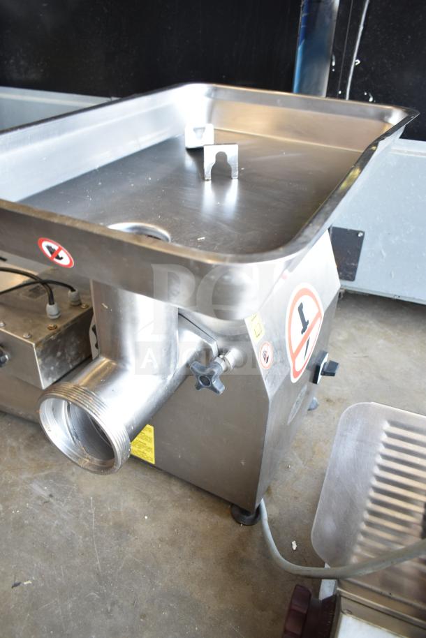 Minerva Omega A/32 meat grinder, 220V, 1 phase, stainless steel, countertop model, commercial use, intact condition.