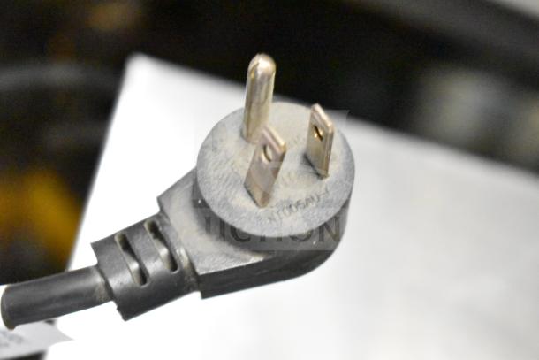 2016 Delfield UC4048P-STAR undercounter cooler power plug, 115 volts, 1 phase, showing typical three-prong design.