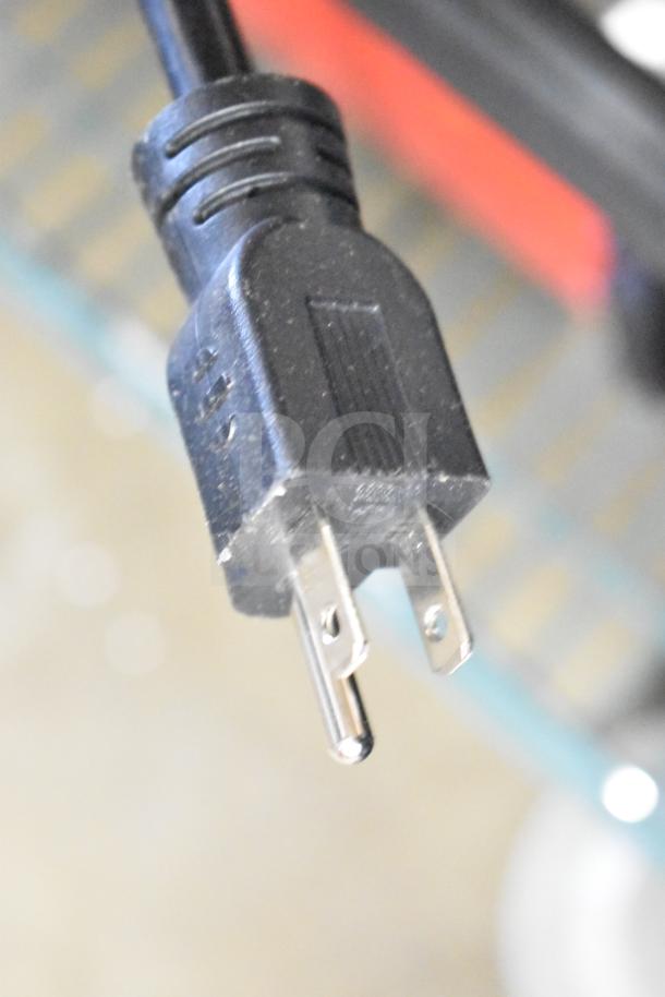 Power plug for the Avantco 177PG400S commercial dual panini sandwich grill, 120 volts, 1 phase.