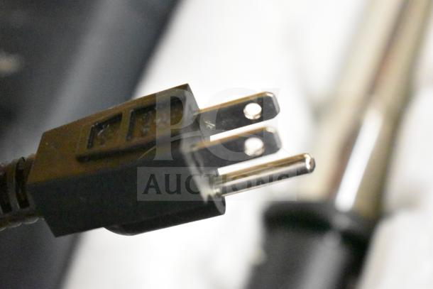 Avantco 928IBMD10 10" immersion blender plug, black plastic, 3-prong, medium-duty, variable speed, 3/4 hp, 120V.