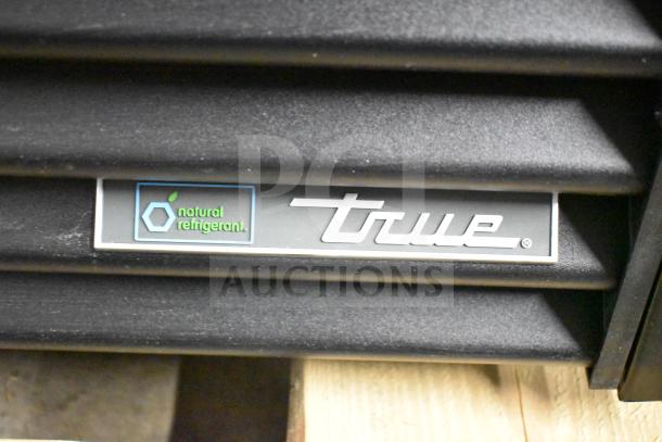 True GDM-47-HC-LD Cooler Merchandiser label, featuring "natural refrigerant" logo, in black finish. 115 Volts, 2025 model.