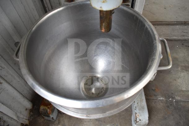Spar 30HI-J Commercial 30 Quart Planetary Dough Mixer with stainless mixing bowl. 220 volts, 1 phase, floor style.