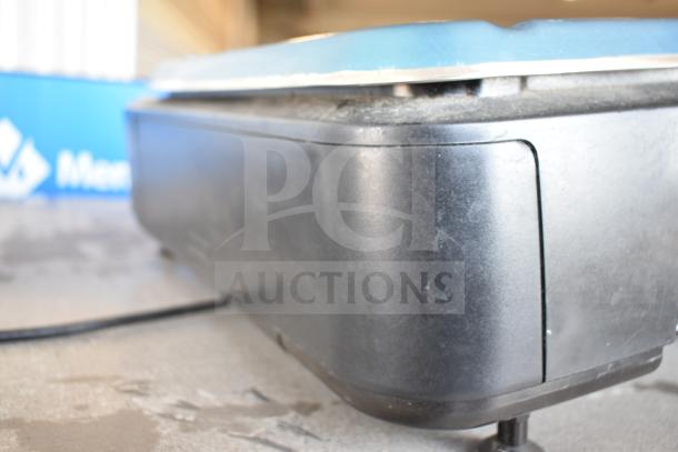 2017 Hobart HTi-LH26 commercial food portioning scale, black, countertop model, tested and working condition.