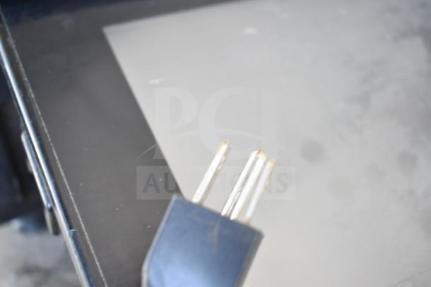 2017 Hobart HTi-LH26 countertop food scale, 120/208-240V, tested and working, shown with power plug detail.