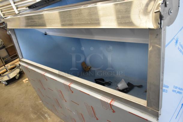 BRAND NEW Hoshizaki B-900SF Stainless Steel 52" Ice Storage Bin. 900 lb capacity. Scratch and dent condition.