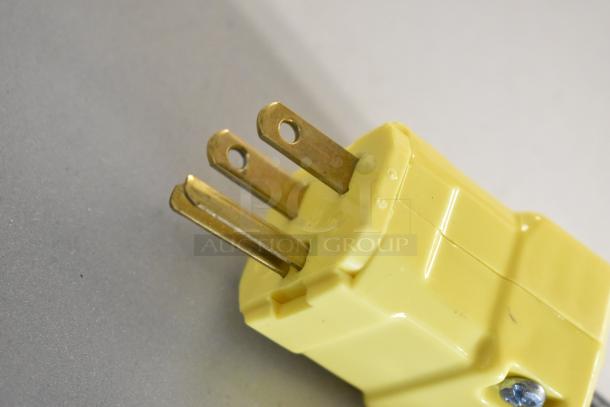 Yellow plug of the Pavoni Lampada 2024 sugar heating lamp, stainless steel, 230V, brand new scratch and dent condition.