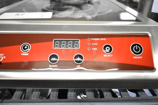 BRAND NEW Avantco 177IC3500 stainless steel induction range, countertop model. 208-240V, 1-phase. Scratch and dent condition.