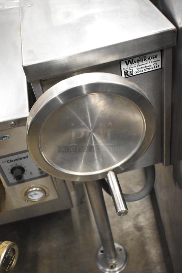 Cleveland KGL-40-T stainless steel 40-gallon steam kettle, 140,000 BTU, floor style, with control knobs and company label.