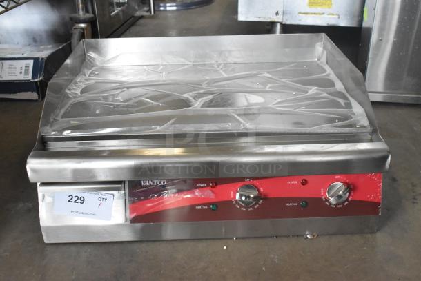 Brand new Avantco 177EG24N stainless steel commercial griddle with thermostatic controls, 208/240V, 1 phase. Scratch and dent condition.