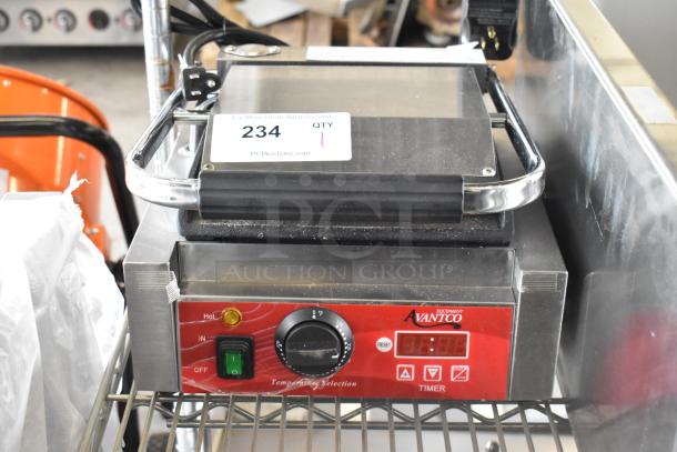 BRAND NEW Avantco 177PG100ST Panini Grill, stainless steel, smooth plates, 8.5" x 8.5" surface, with timer, 120V, scratch and dent.
