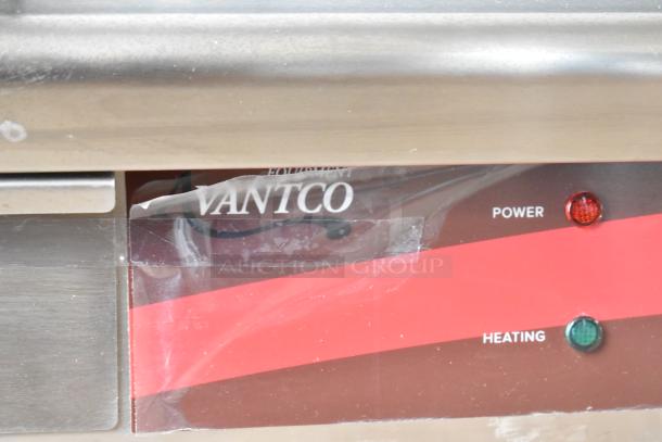 Avantco 177EG30N stainless steel 30" electric griddle, scratch and dent, power and heating indicators, 208/240V, 1 phase.