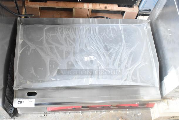 Avantco 177EG30N stainless steel electric countertop griddle, 30", brand new with scratch and dent, 208/240V, 1 phase.