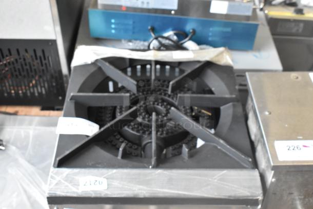 BRAND NEW Cooking Performance Group CPG-SP-18-N Natural Gas Stock Pot Range, 80,000 BTU, visible minor scratches. Model 351CPGSP18N.